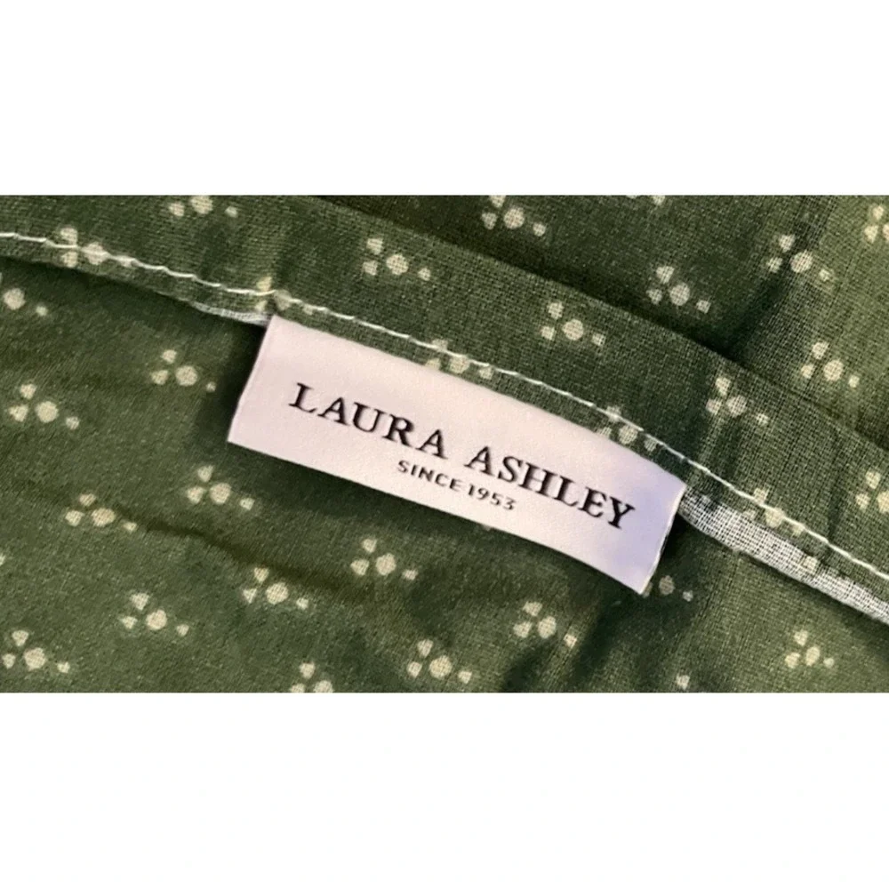 Laura Ashley Christmas Pillow Shams Covers King Size White Red Green Bow Set 2